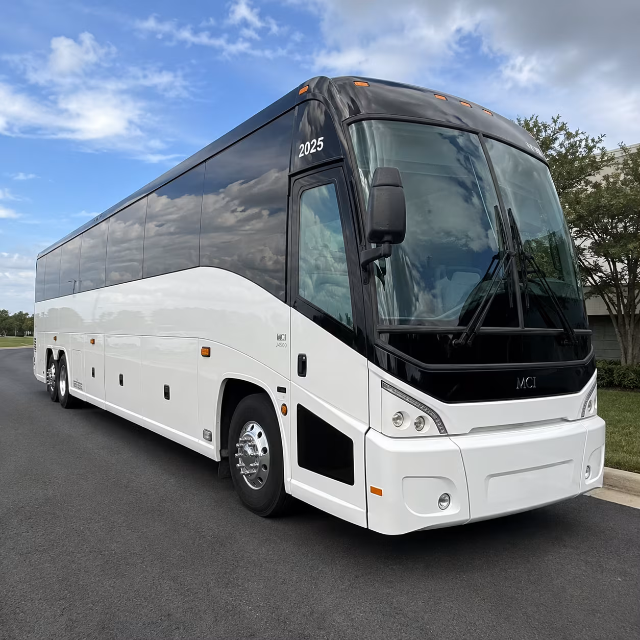 columbus spacious private event charter bus rentals in columbus