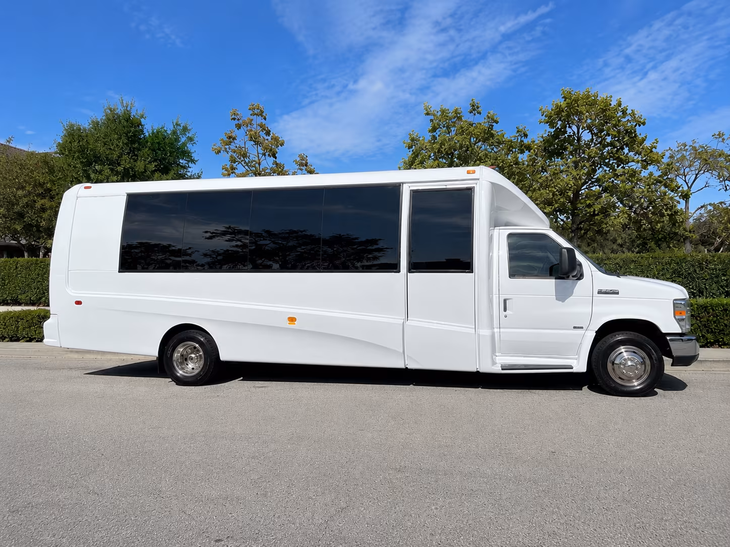 let hoovercharterbuscompany com handle your oak mountain and pelham wedding shuttle