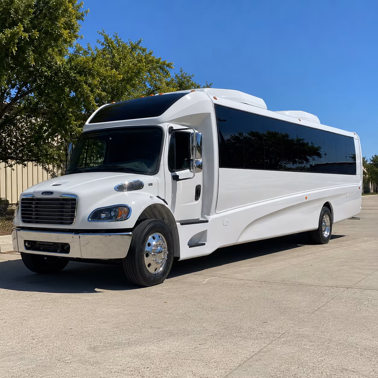 montgomery easy employee shuttles with a montgomery bus rental